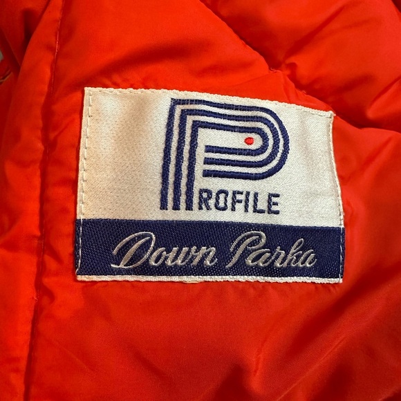 Red Down-filled Puffer Sleeveless Vest Front Zipper Closure two pockets  Small - Picture 7 of 8